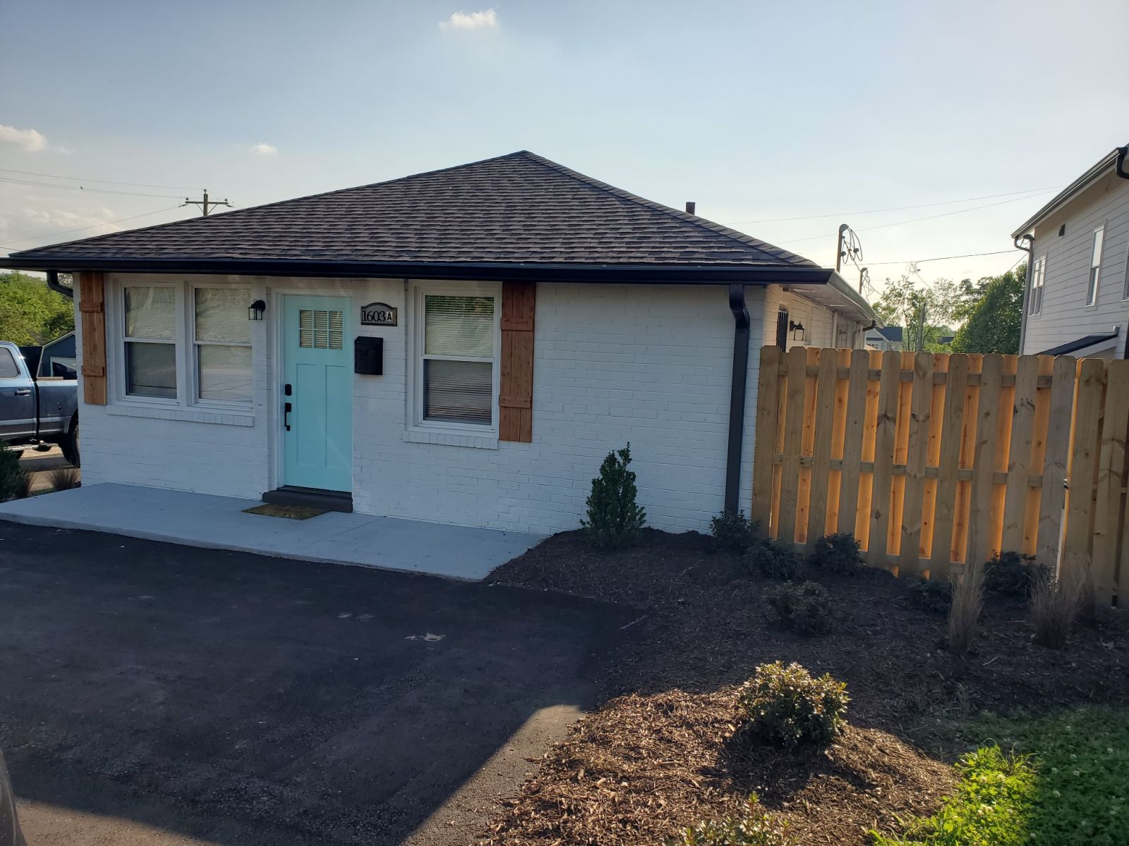 Easy Downtown Access - Great Monthly!