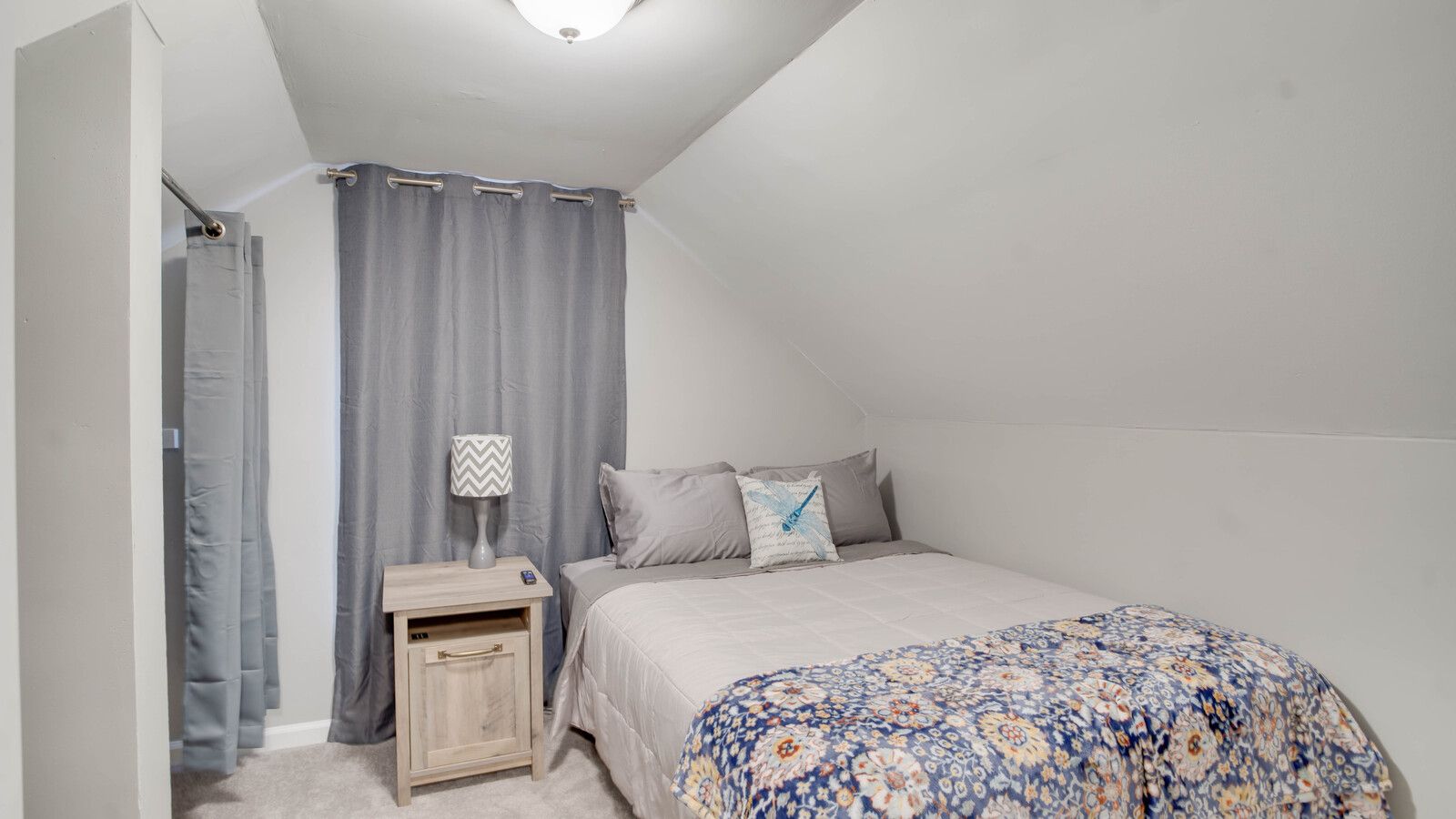 Four Bedroom, Two bathroom - Great Monthly!