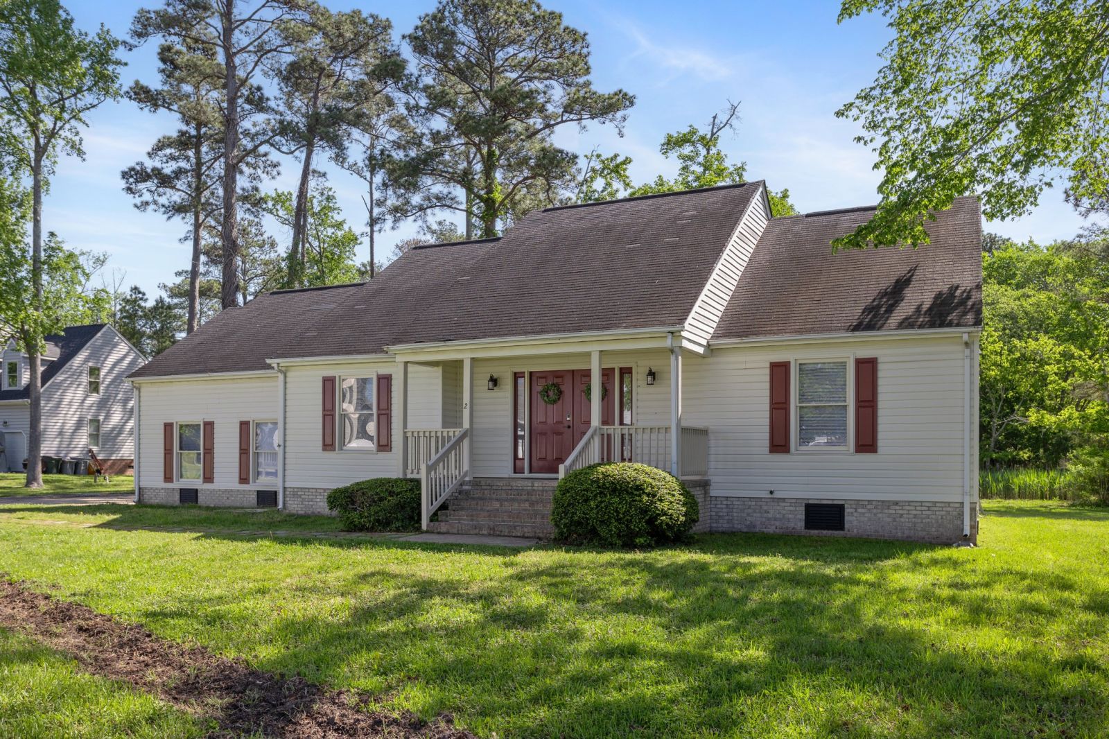 Foxhill - 4 bedroom, 2 bathroom, less than 3 miles to the beach!